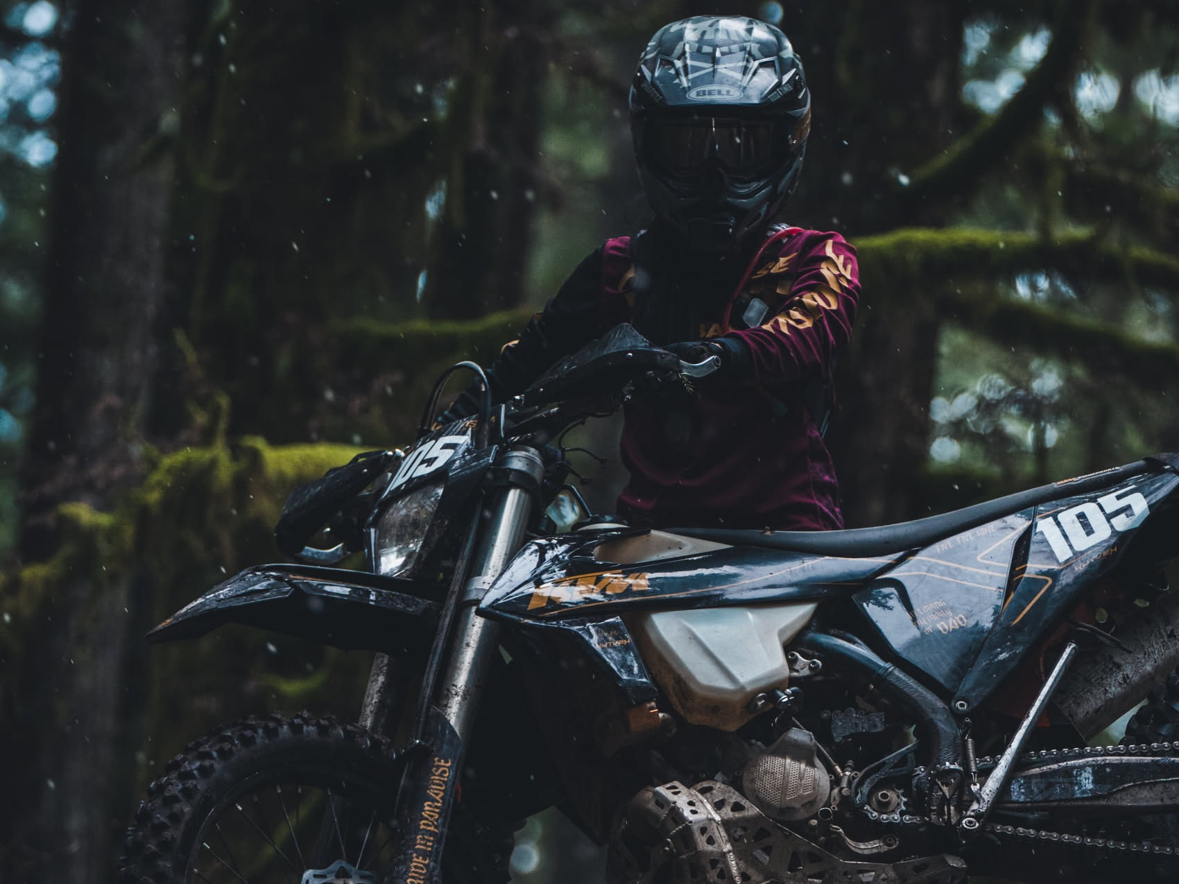 Top Women’s Motocross Gear: Comfort, Style, and Safety