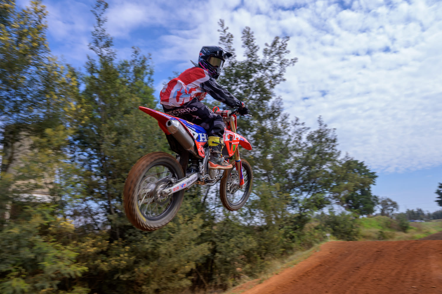 A young talented South African 16 year old🇿🇦 On a Honda crf250r 2026
