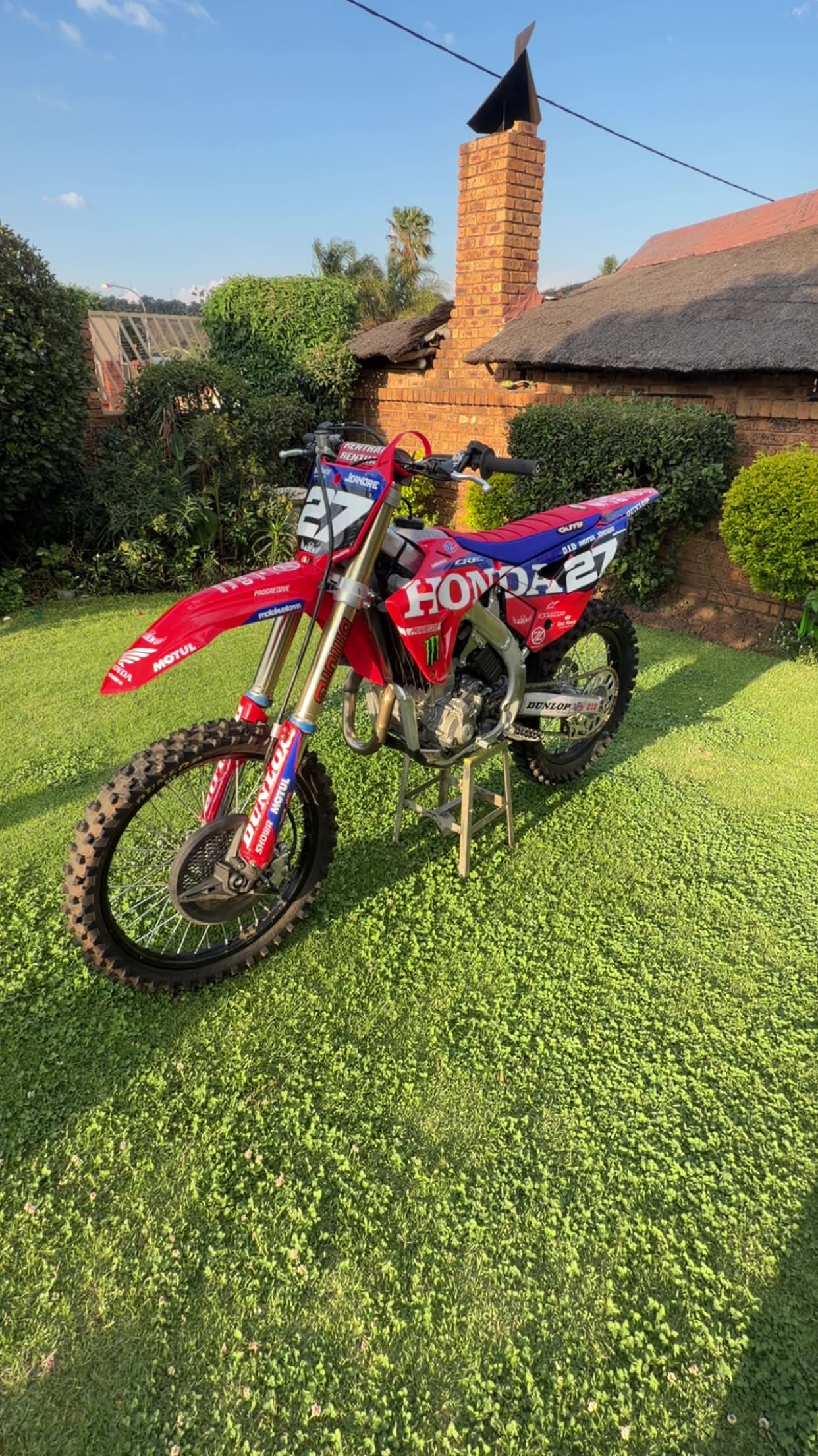 A young talented South African 16 year old🇿🇦 On a Honda crf250r 2026